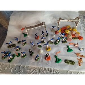 Vintage British footballers figures England soccer nets 30 piece plastic toys